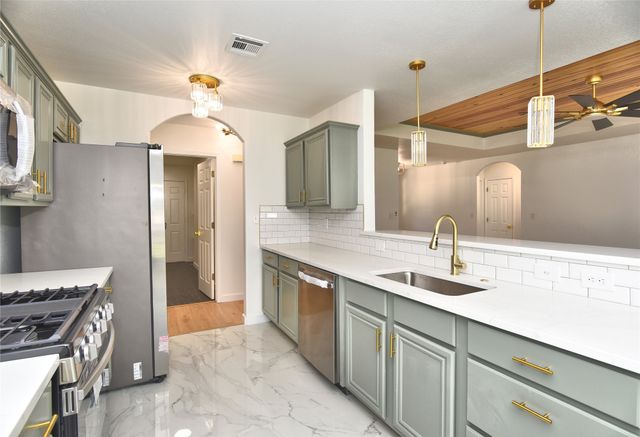 225 E Seminole Place, Tulsa, OK 74110