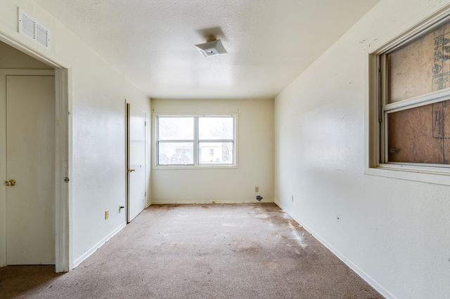 833 N Poplar, Wichita, KS 67214