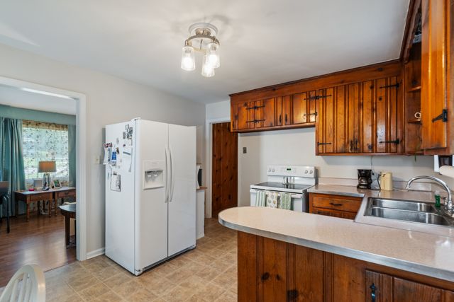 2925 Lakeland Dr, Nashville, TN 37214