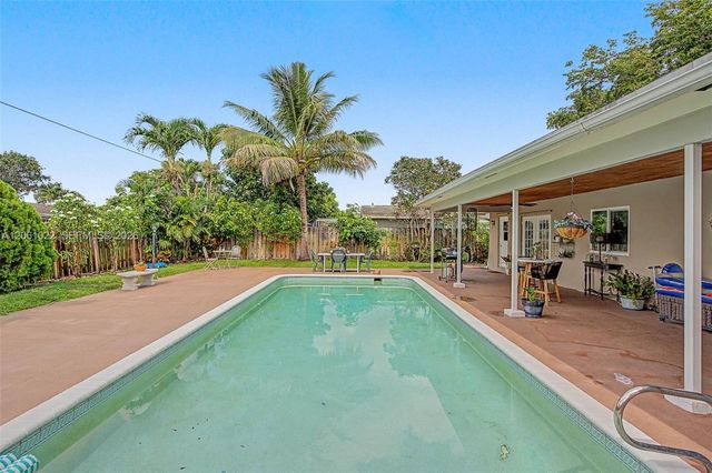 7460 NW 13th Street, Plantation, FL 33313