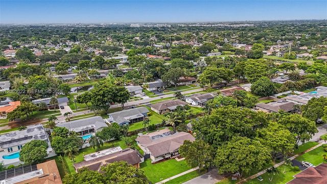 7460 NW 13th Street, Plantation, FL 33313
