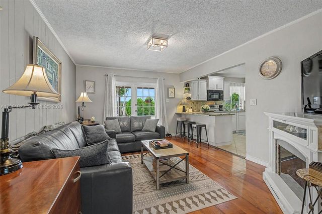 7460 NW 13th Street, Plantation, FL 33313
