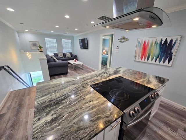 1513 47th Street, Galveston, TX 77551