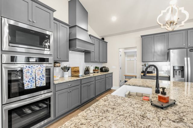 2905 Woodcrest Dr, Murfreesboro, TN 37128