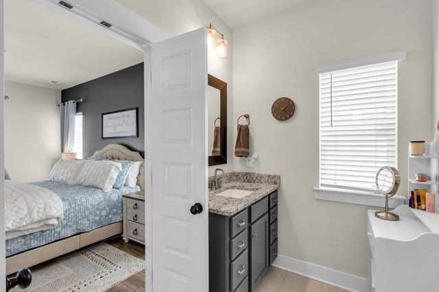 2905 Woodcrest Dr, Murfreesboro, TN 37128