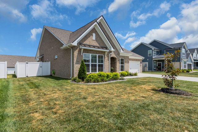 2905 Woodcrest Dr, Murfreesboro, TN 37128