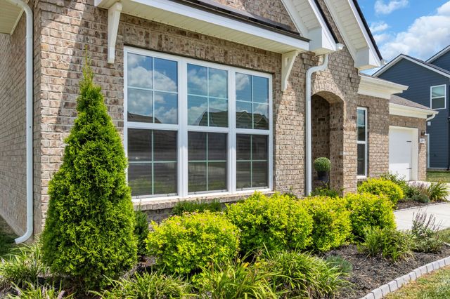2905 Woodcrest Dr, Murfreesboro, TN 37128