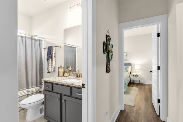 2905 Woodcrest Dr, Murfreesboro, TN 37128