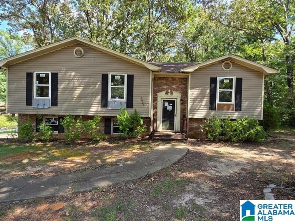 3031 LONE OAK ROAD, Bessemer, AL 35023