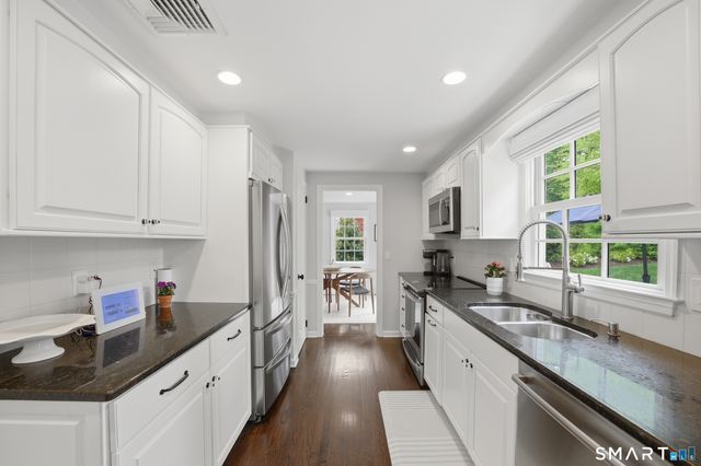 182 Hollow Tree Ridge Road, Darien, CT 06820