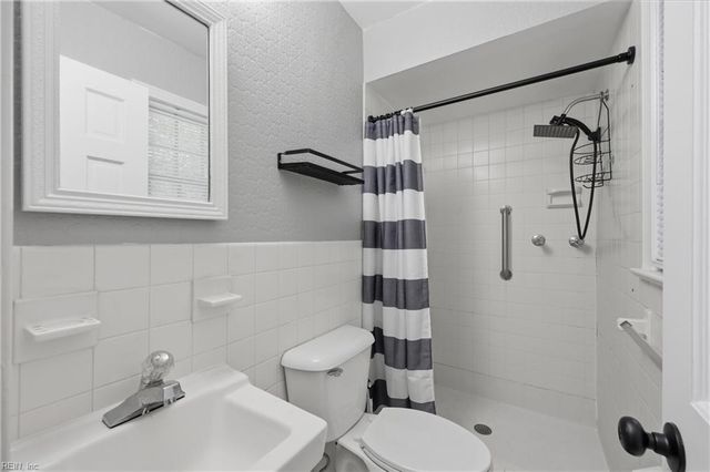 4113 Taylor RD, Chesapeake, VA 23321
