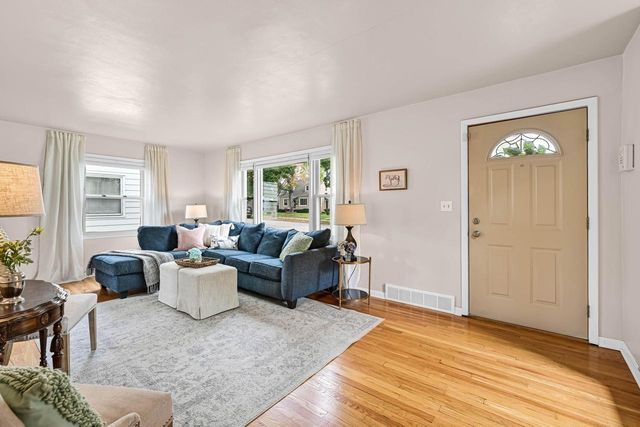 3715 N 98th STREET, Milwaukee, WI 53222