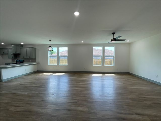 1209 Gannon Lane, Desoto, TX 75115