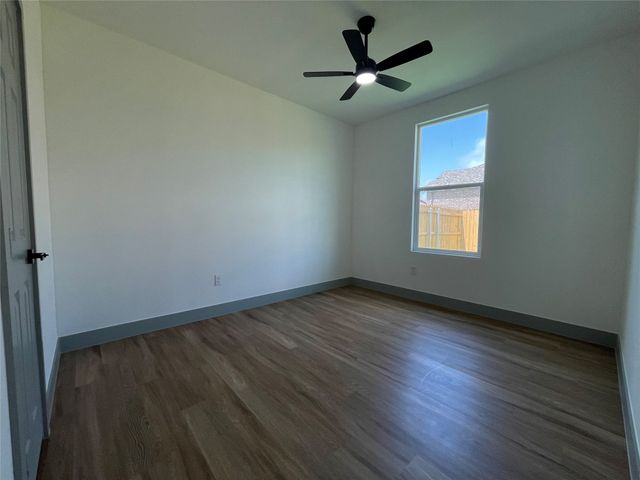 1209 Gannon Lane, Desoto, TX 75115