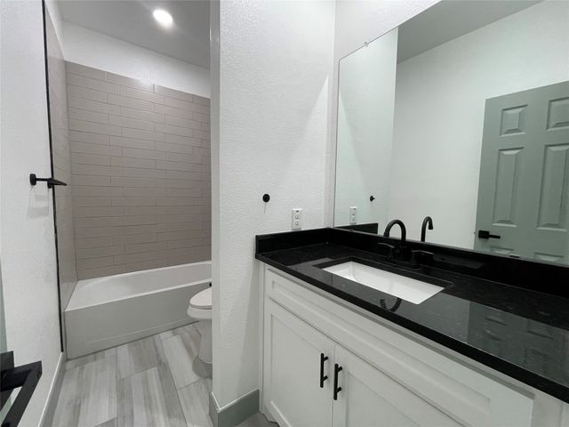 1209 Gannon Lane, Desoto, TX 75115