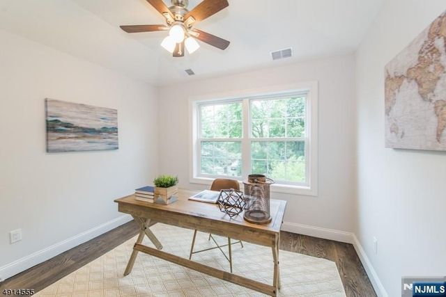 18 Chaz Way, Fairfield, NJ 07004