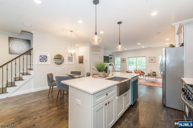 18 Chaz Way, Fairfield, NJ 07004