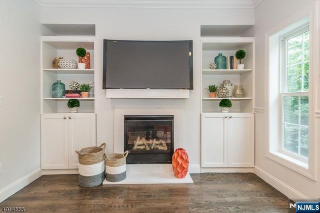18 Chaz Way, Fairfield, NJ 07004