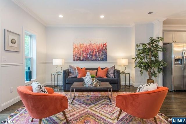18 Chaz Way, Fairfield, NJ 07004