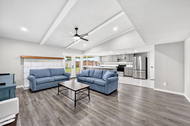 4333 Woodbluff Drive, Mesquite, TX 75150