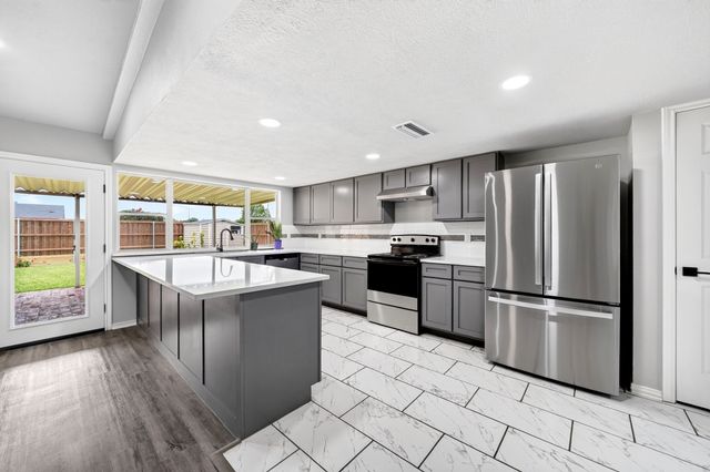 4333 Woodbluff Drive, Mesquite, TX 75150