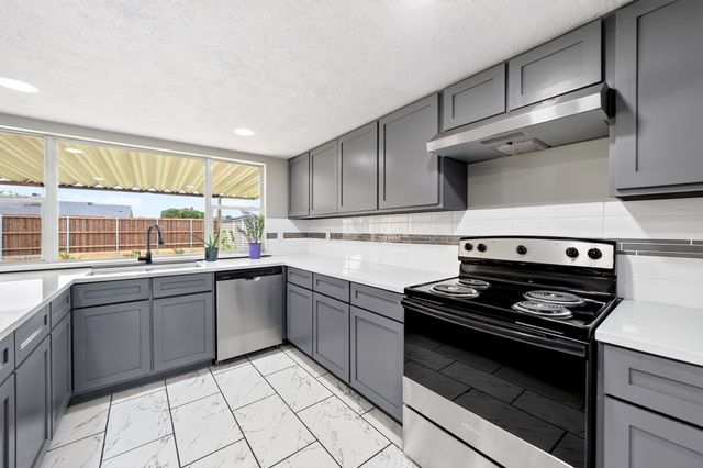 4333 Woodbluff Drive, Mesquite, TX 75150