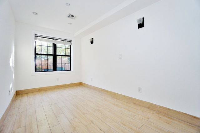 626 GREENE Avenue, New York City, NY 11221