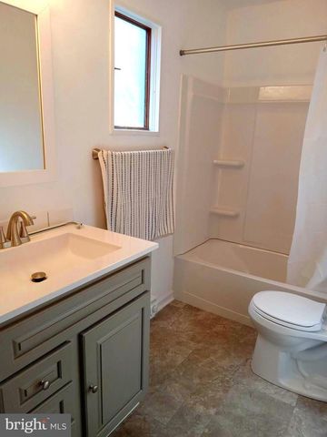 22 PRESLEY LN, Kearneysville, WV 25430