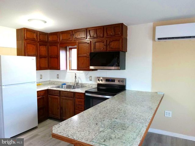 22 PRESLEY LN, Kearneysville, WV 25430