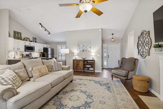 2841 Pedigo Pl, Thompsons Station, TN 37179