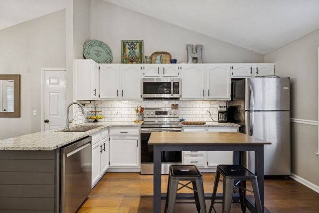 2841 Pedigo Pl, Thompsons Station, TN 37179