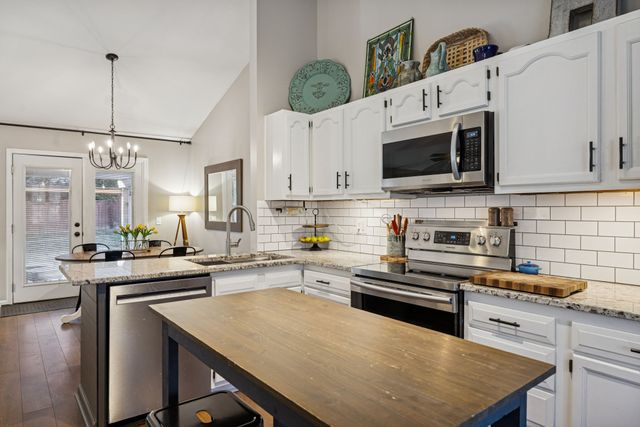 2841 Pedigo Pl, Thompsons Station, TN 37179