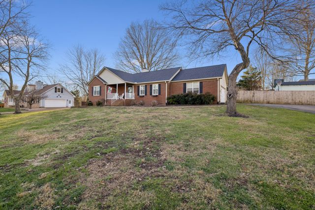 2841 Pedigo Pl, Thompsons Station, TN 37179