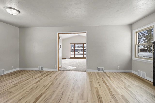 308 FAIRVIEW WAY, Shawano, WI 54166