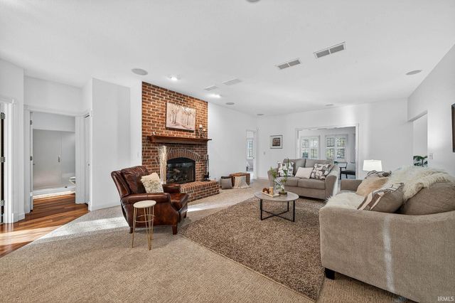 1432 S Lake George Drive, Mishawaka, IN 46545