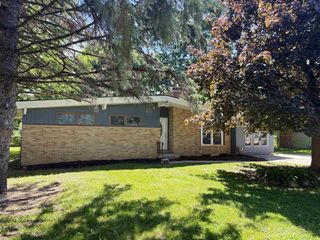 1060 Pawnee Drive, Burton, MI 48509