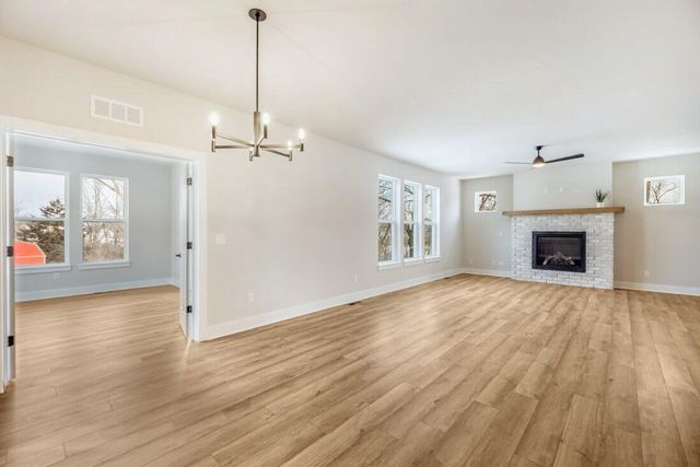 N74W17930 Mineral DRIVE, Menomonee Falls, WI 53051