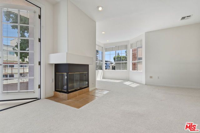 14570 Benefit Street 201, Sherman Oaks, CA 91403