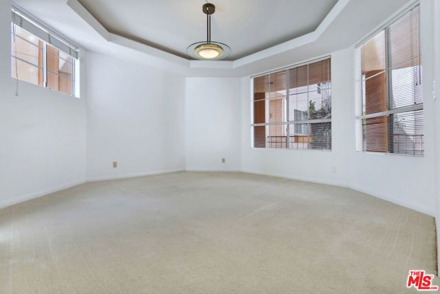 14570 Benefit Street 201, Sherman Oaks, CA 91403