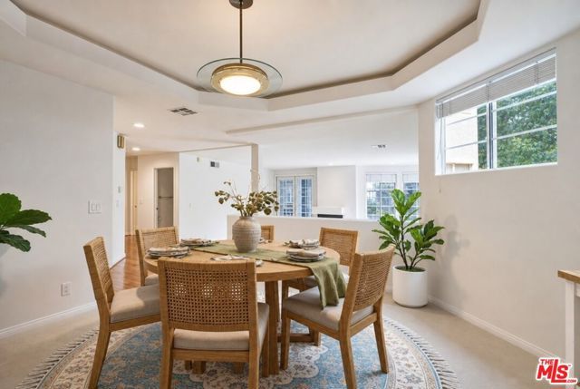 14570 Benefit Street 201, Sherman Oaks, CA 91403