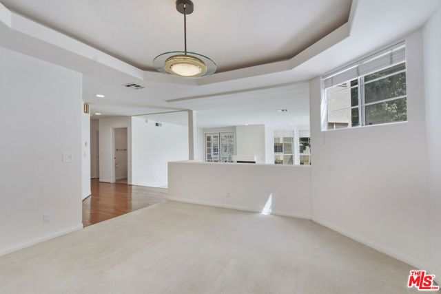 14570 Benefit Street 201, Sherman Oaks, CA 91403