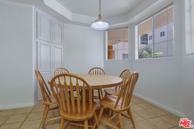 14570 Benefit Street 201, Sherman Oaks, CA 91403
