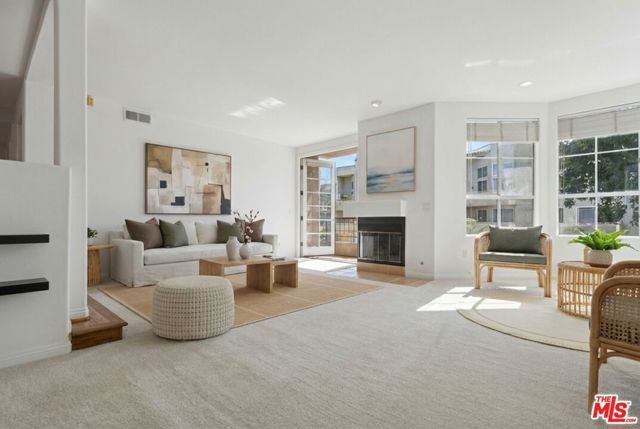 14570 Benefit Street 201, Sherman Oaks, CA 91403