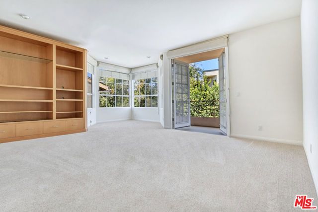 14570 Benefit Street 201, Sherman Oaks, CA 91403