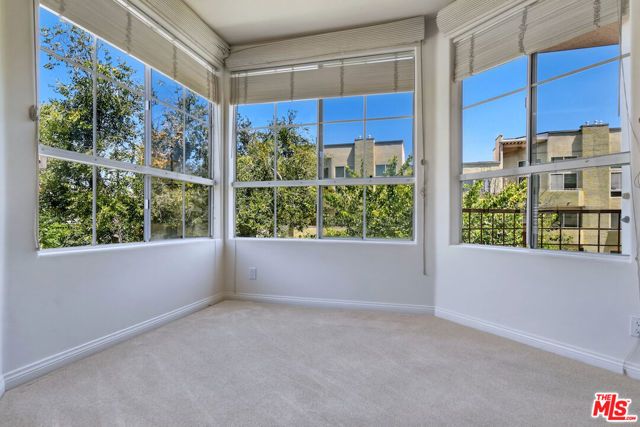 14570 Benefit Street 201, Sherman Oaks, CA 91403