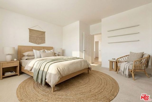 14570 Benefit Street 201, Sherman Oaks, CA 91403