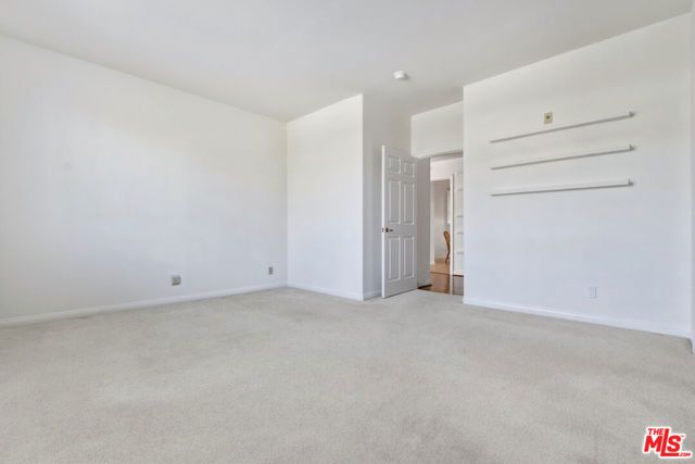 14570 Benefit Street 201, Sherman Oaks, CA 91403