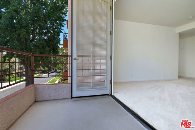 14570 Benefit Street 201, Sherman Oaks, CA 91403