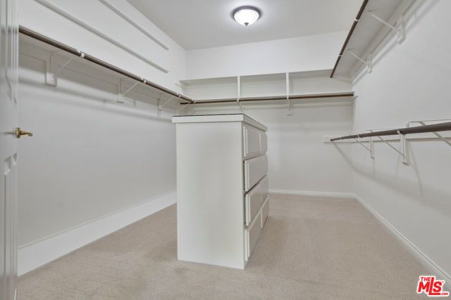 14570 Benefit Street 201, Sherman Oaks, CA 91403