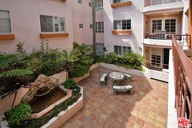 14570 Benefit Street 201, Sherman Oaks, CA 91403
